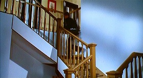 『ファイブ・バンボーレ』 1970　約46分：冷凍室の手前の階段