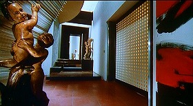 『ファイブ・バンボーレ』 1970　約58分：二階の廊下