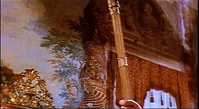 『リサと悪魔』 1973　約59分：殴殺が行なわれた部屋の壁画