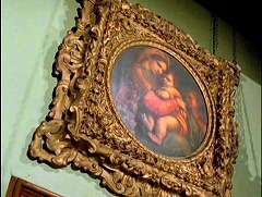 『シャーロック・ホームズの冒険』の第26話（第4シリーズ）『バスカビル家の犬』 1988/8/31　約30分：壁にラファエッロ《椅子の聖母》(1514?)