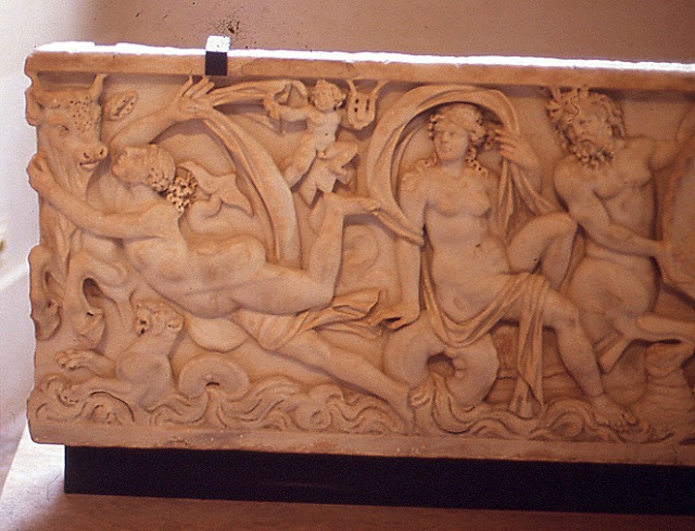 《ローマの石棺　海のティアソス》　ルーヴル(部分)
