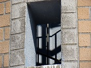 津の階段など　2022/01/26　マリーナ河芸親水公園、展望台の階段が覗く窓