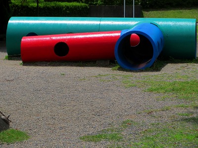 亀山、みゆき公園、ヒューム管型トンネル (2026/6/21)