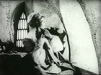 『巨人ゴーレム』 1920、約19分：ラビの娘の部屋