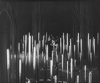 『死滅の谷』 1921、約25分：プロローグ、蠟燭の間