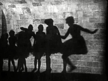 『オペラの怪人』1925　約9分：舞台裏