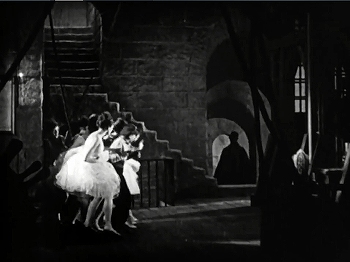 『オペラの怪人』1925　約12分：舞台裏
