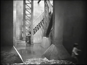 『メトロポリス』 1927、約2時間0分：地上への階段