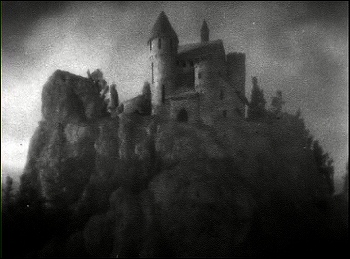 『魔人ドラキュラ』 1931、約5分：城