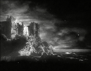 『魔人ドラキュラ・スペイン語版』 1931、約41分：崖の上の修道院