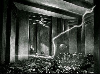 『成吉斯汗の仮面』 1932、約1時間21分：集会場と殺人光線