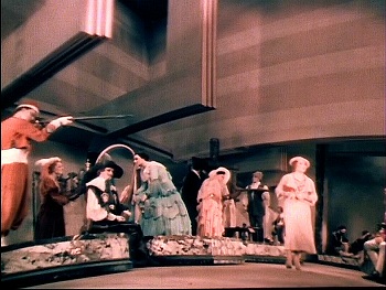『肉の蝋人形』 1933、約1時間3分：ニューヨークの蠟人形館、展示室