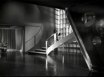 『黒猫』 1934、約28分：階段広間