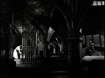 『フランケンシュタインの花嫁』 1935、約48分：墓地の地下納骨堂