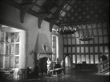『幽霊西へ行く』 1935、約14分：広間