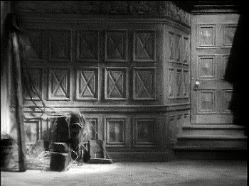 『幽霊西へ行く』 1935、約33分：廊下