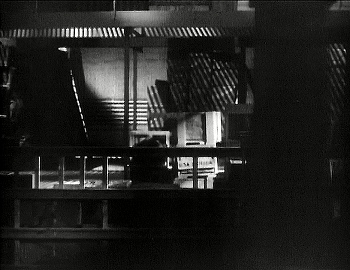 『幽霊西へ行く』 1935、約45分：船倉