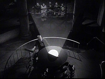 『透明光線』 1936、約12分：実験装置と立会、俯瞰