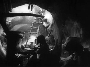 『来るべき世界』 1936、約23分：トンネル内での暮らし
