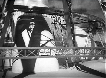 『来るべき世界』 1936、約1時間24分：ロケットの発射場