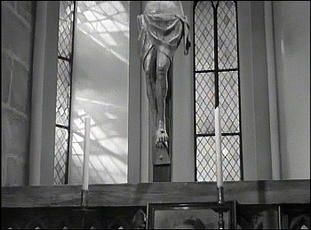 『大いなる幻影』 1937　約48分：磔刑像のある部屋