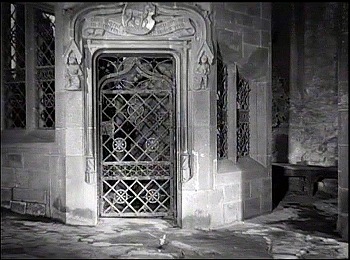 『大いなる幻影』 1937　約53分：多角形の階段室