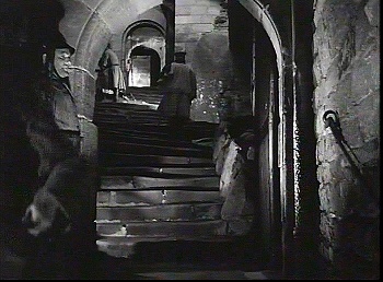 『大いなる幻影』 1937　約1時間18分：長い階段、下から