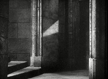 『ゼンダ城の虜』 1937、約1時間25分：三角の光