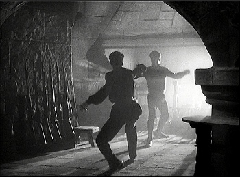 『ゼンダ城の虜』 1937、約1時間31分：地下牢前の見張り室