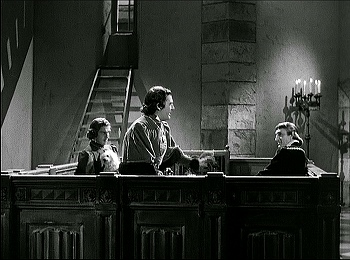 『恐怖のロンドン塔』 1939　約21分：王と側近の部屋、窓にかけた階段