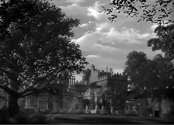 『レベッカ』 1940、約33分：マンダレイ、昼間の外観