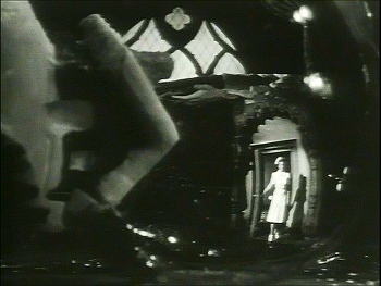 『市民ケーン』 1941、約2分：ガラス玉からの眺め