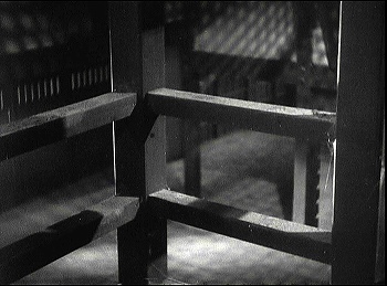『甲賀屋敷』 1949、約23分：中二階から