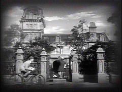 『偉大なるアンバーソン家の人々』 1942　約3分：屋敷(2)、正面