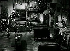『不死の怪物』 1942　約5分：広間、上から