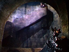 『オペラの怪人』 1943　約1時間20分：地下の階段室