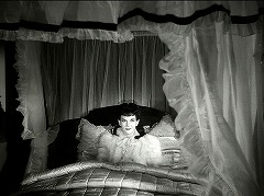 『夜の悪魔』 1943　約38分：ケイの寝室
