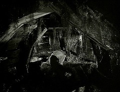 『夜の悪魔』 1943　約1時間13分：沼の排水路