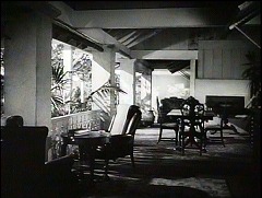 『私はゾンビと歩いた！』 1943　約5分：屋敷のテラス