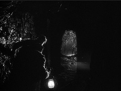 『フランケンシュタインの館』 1944　約4分：地下道
