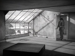 『呪いの家』 1944　約12分：二階、アトリエ