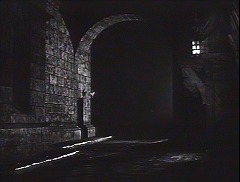 『死体を売る男』 1945　約35分：街路、アーチ