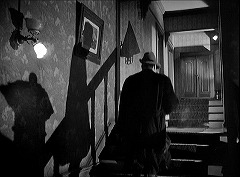 『らせん階段』 1945　約6分：ホテル、二階への階段、廊下をはさんで中二階へ＋影