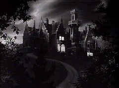 『呪われた城』 1946　約15分：館の外観、夜