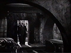 『五本指の野獣』 1946　約39分：納骨堂、堂内