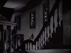 『五本指の野獣』 1946　約1時間4分：階段の手すりの影