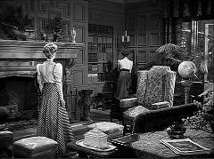 『謎の狼女』 1946　約8分：居間