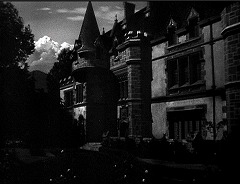 『謎の狼女』 1946　約12分：夜の館（部分）