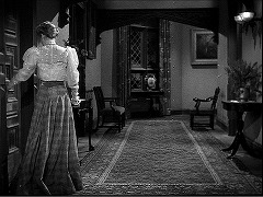 『謎の狼女』 1946　約32分：二階廊下