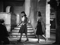 『乙女の星』 1946　約9分：大広間と玄関の間
